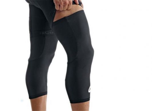 Assos kneeUno S7
